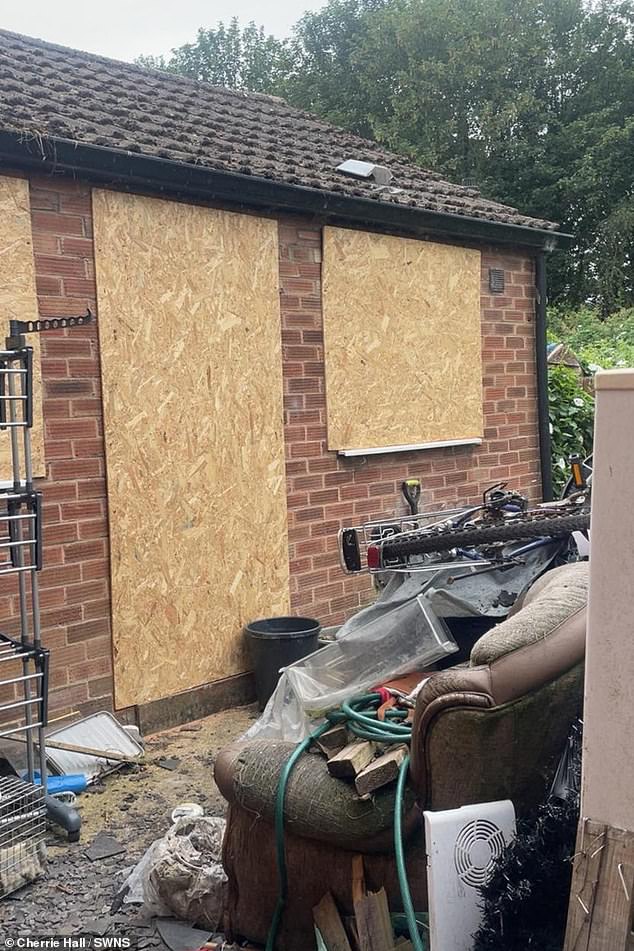 Helen Tooley of Lincolnshire Fire and Rescue told the BBC that three houses had been decimated by the blaze