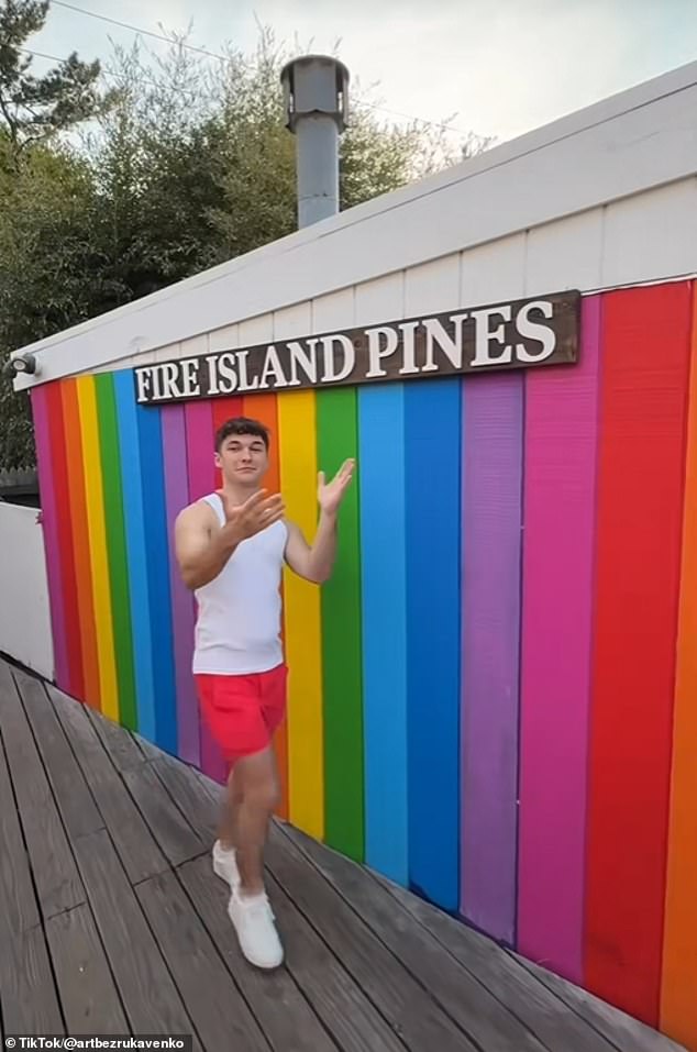The main areas on the island are the Pines and Cherry Grove, also home to the ferry ports