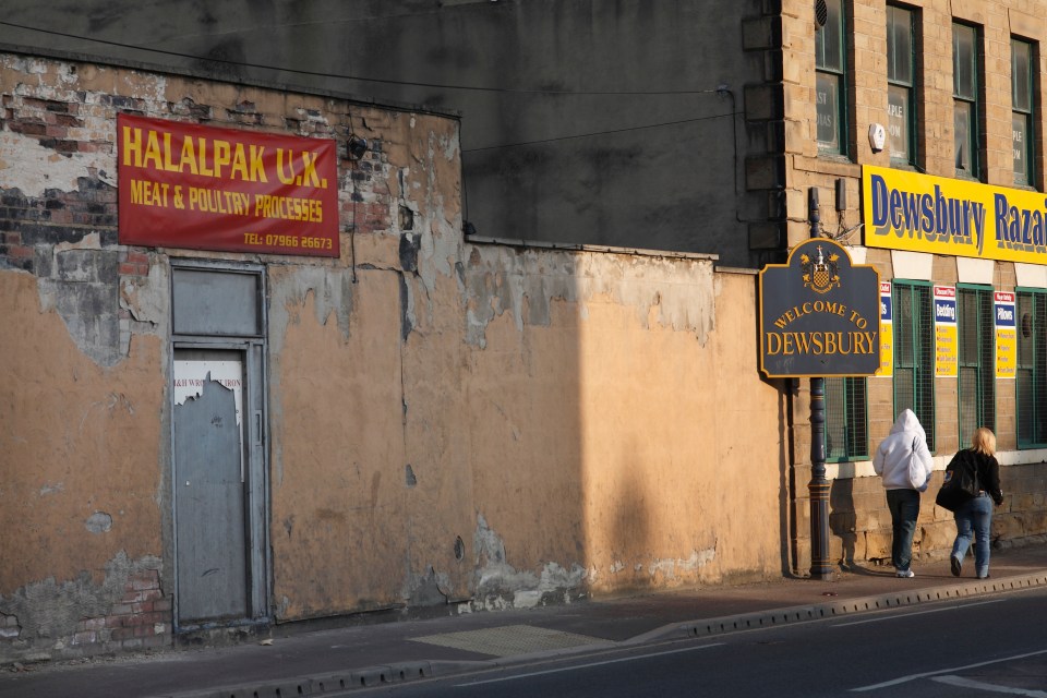 Welcome to Dewsbury sign.