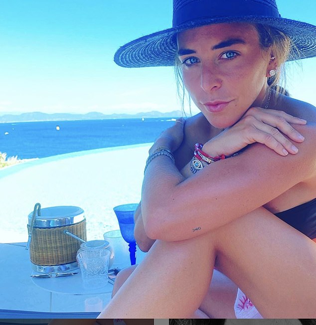 During the time her social media was veiled, Chloe jetted to hotspots including Miami, New York, Verbier and Ibiza in an apparent year-long holiday