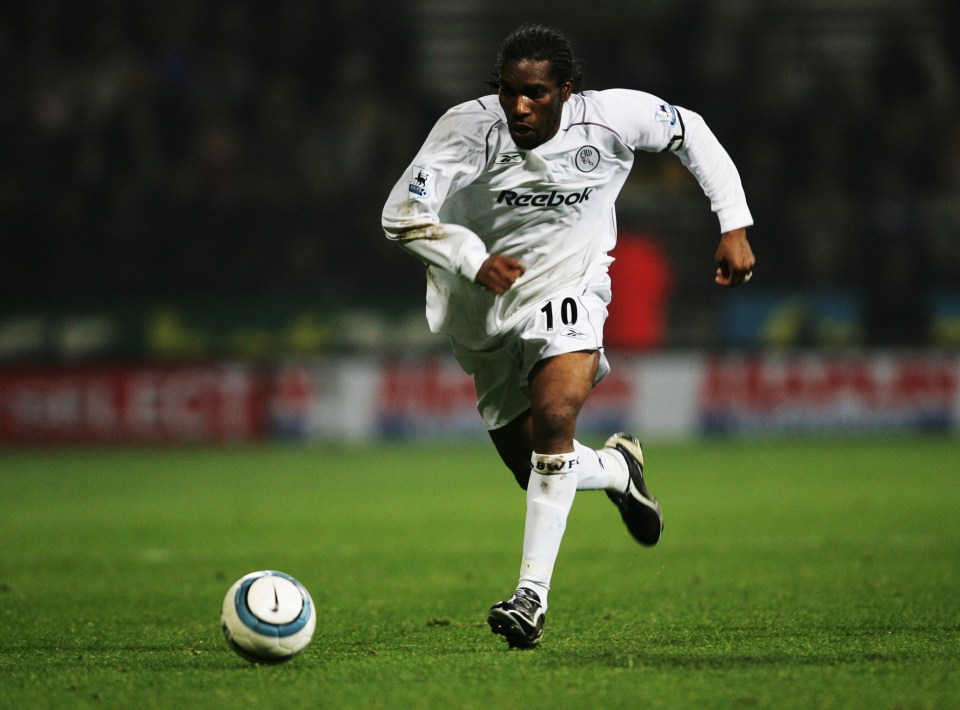Jay-Jay Okocha playing soccer.