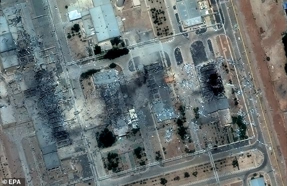 epa12191674 A handout satellite image made available by Maxar Technologies shows damage at the Isfahan nuclear technology center after US airstrikes, in Isfahan, Iran, 22 June 2025. The US Department of Defense announced on 22 June, that the US Central Command conducted overnight strikes against three nuclear facilities in Iran.  EPA/MAXAR TECHNOLOGIES HANDOUT -- MANDATORY CREDIT: SATELLITE IMAGE 2025 MAXAR TECHNOLOGIES -- THE WATERMARK MAY NOT BE REMOVED/CROPPED --HANDOUT EDITORIAL USE ONLY/NO SALES