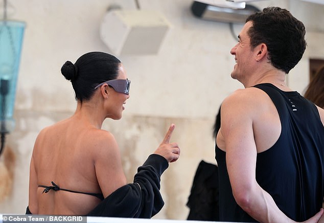 The reality star put on a very animated display during the chat as Orlando giggled away