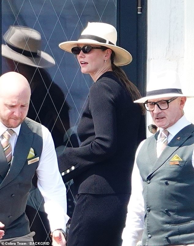 Karlie Kloss was spotted making a low key arrival in a chic black outfit