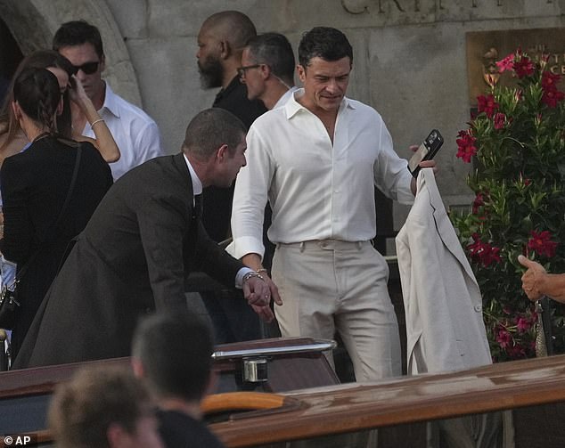 Actor Orlando Bloom was also seen heading to the celebration. He looked handsome in a simple tan suit