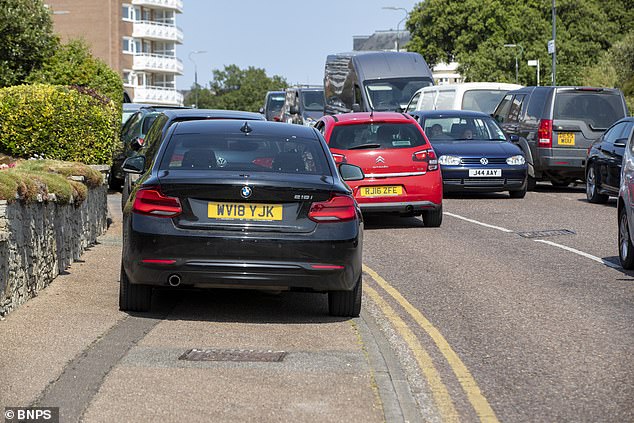 The mayor insisted that neither the fines nor the new permits would put tourists off parking the car in disruptive places
