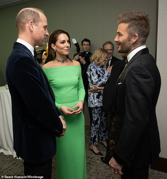 Prince William, Prince of Wales, Catherine, Princess of Wales and David Beckham speak backstage after The Earthshot Prize 2022