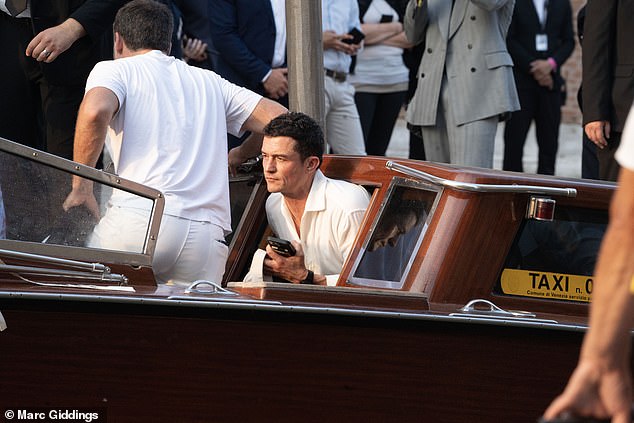 However, the two eligible bachelors shared a water taxi while heading to the event as they were out to prove that teamwork makes the dream work