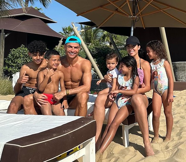 Ronaldo and his family will have 16 people working full-time, paid by Al-Nassr for around £1.4m