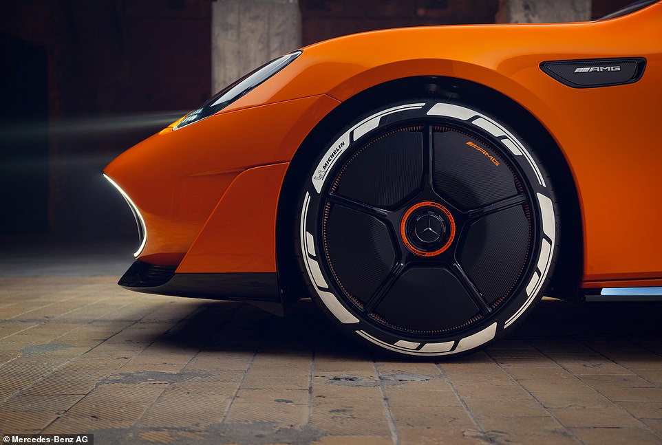 The concept has 21-inch wheels with active aero vanes in the spokes. These open at slower speeds to improve brake cooling and close to improve the aerodynamic performance around the arches when a driver puts their foot down. But don't expect to see these on the production version next year