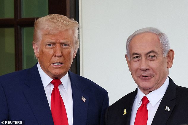 US President Donald Trump welcomes Israeli Prime Minister Benjamin Netanyahu at the entrance of the White House in Washington, D.C., U.S., April 7, 2025