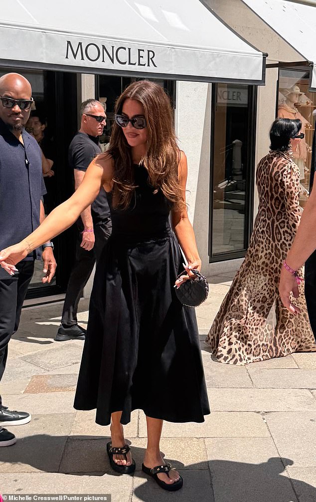 Khloe looked effortlessly chic as she strolled around Venice on her birthday