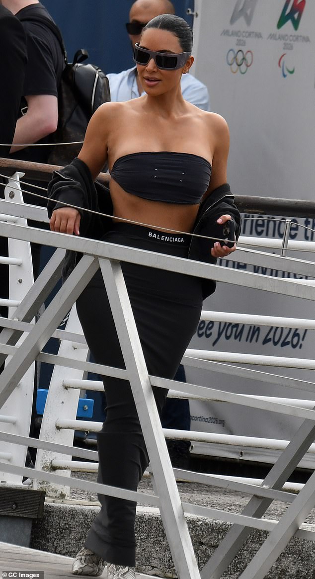 As she arrived to Venice on Thursday, the TV personality showcased her sculpted midriff in a Balenciaga outfit