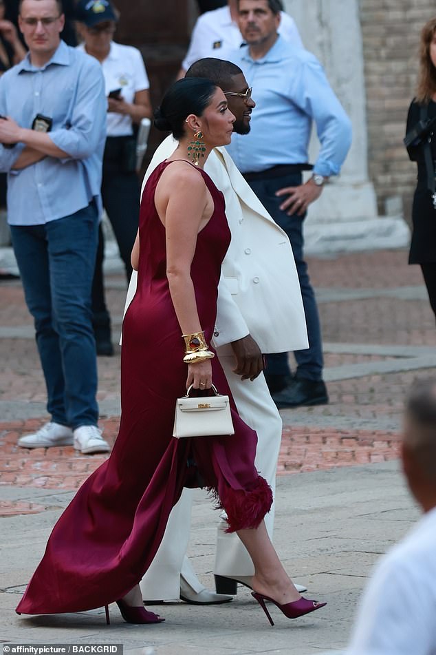 Usher and his wife Jenn Goicoechea looked effortlessly elegant as they attended Jeff Bezos and Lauren Sanchez's pre-wedding dinner in Venice