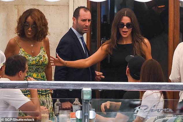 Gayle King, Orlando Bloom, Khloe Kardashian Jeff Bezos and Lauren Sànchez are seen breakfasting in Venice this morning