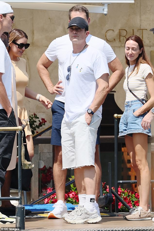 'Newly single' Orlando has headed to Venice alone for the three-day wedding extravaganza
