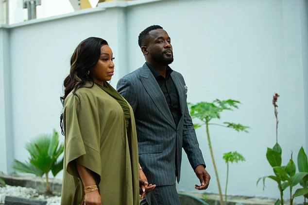 Faced by her parents¿ reprimanding attitude, she runs from home to find her boyfriend in Lagos, but instead, is seduced by an exploitative baby farming scheme called The Evans Foundation, masquerading as a benevolent NGO