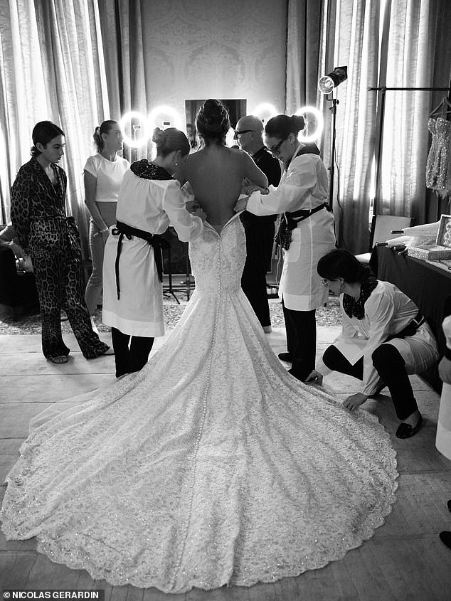 There was a whole 'glam team' bhind Lauren's look (hair by @rickhenryla @opusbeauty Makeup @bylauramele Nails @iramsheltonStyling @sweetbabyjamiePhoto @nicolasgerardin)
