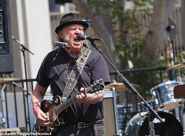 Neil, 79, had broken all Glastonbury protocol by initially banning the BBC from screening his set
