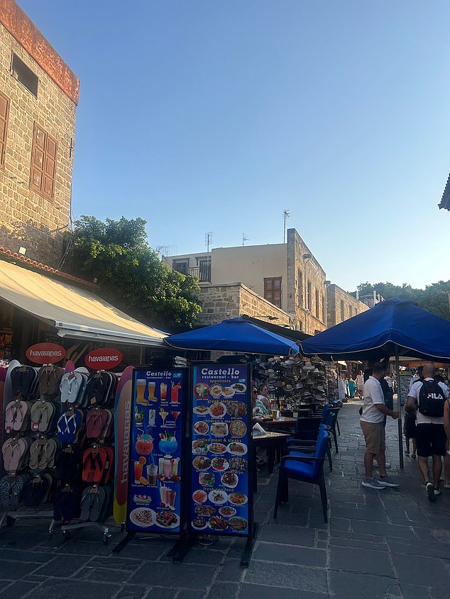 Castello sits in the place of where the lowly-rated The Gate restaurant and bar stood. The bar charged ¿5 for a small bottle of sparkling water