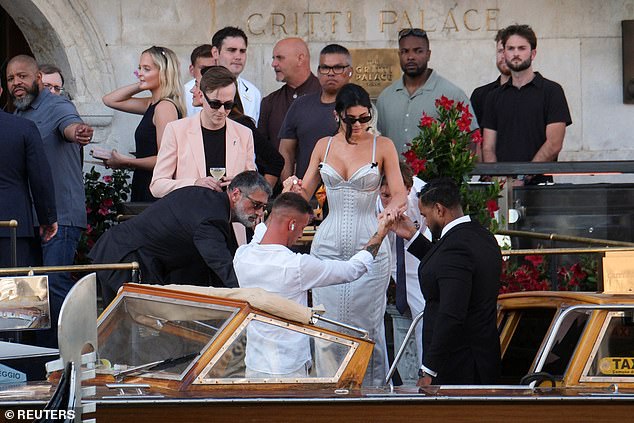 Kylie certainly captured attention as she made her grand arrival for the ceremony