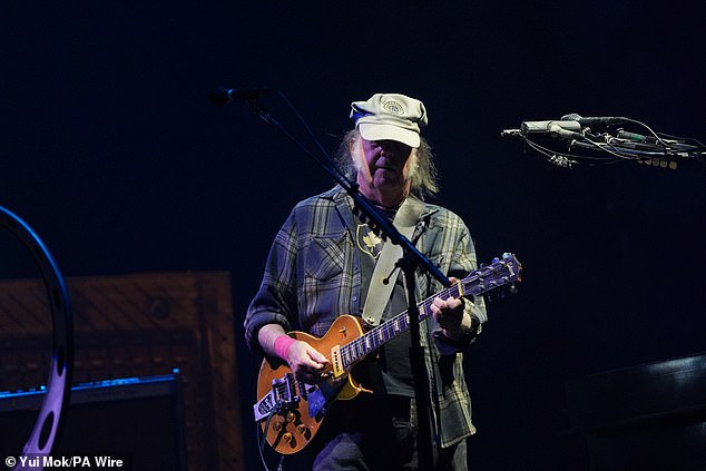 Neil had previously said he had initially turned down the offer to perform at the festival, saying it was ¿under corporate control¿ of the BBC in a message on his website