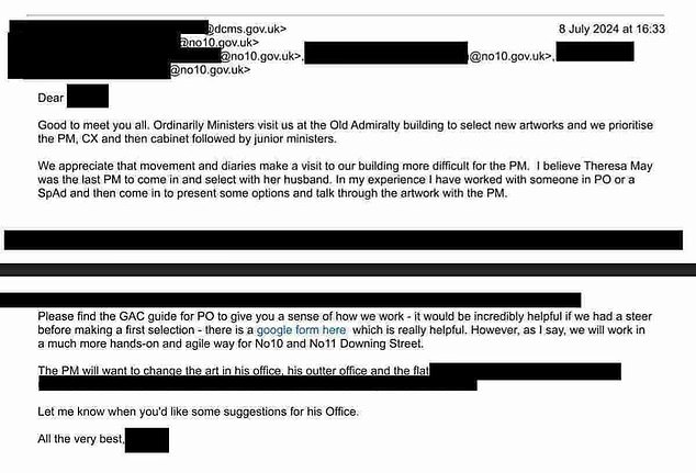 GAC officials offered to come to see the PM and 'present some options and talk through the artwork'