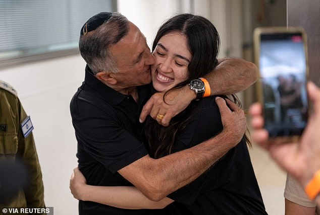Noa Argamani embraced her father as she returned home