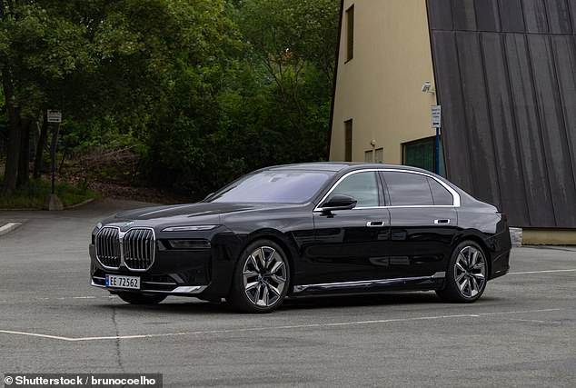 A BMW i7 similar to the electric vehicle in which Scott Morgan lost control while driving home from work
