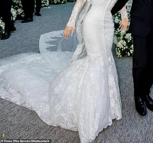 People were left baffled at the 'industrial' grey carpet in a snap shared by newlywed Lauren on Instagram