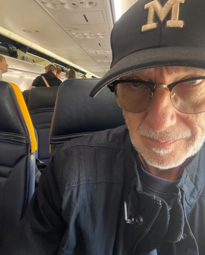 Midge Ure on a Ryanair flight.