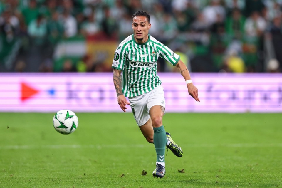 WROCLAW, POLAND - MAY 28: Antony of Real Betis during the UEFA Conference League Final 2025 between Real Betis Balompie and Chelsea FC at Wroclaw Stadium on May 28, 2025 in Wroclaw, Poland. (Photo by Robbie Jay Barratt - AMA/Getty Images)