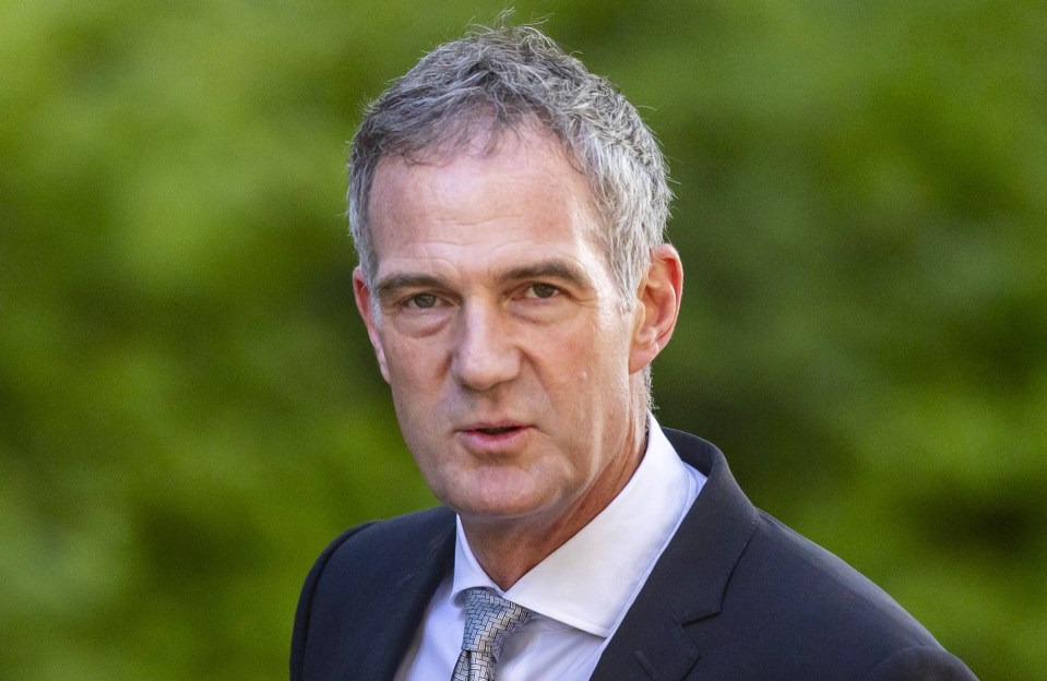 Photo of Peter Kyle, Science and Tech Secretary, arriving at Downing Street.