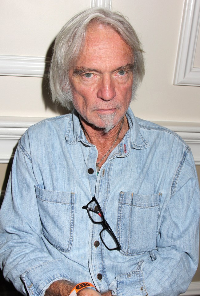 Headshot of Chris Robinson.