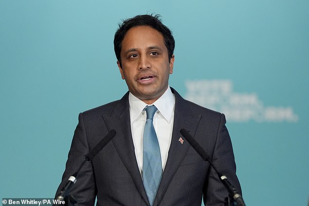The former banker abruptly U-turned on his decision to quit last night, returning to Reform to lead its plans to cut public spending.