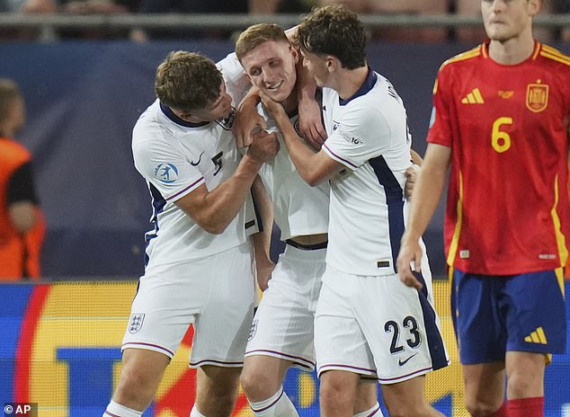 A penalty by Elliot Anderson put the game to bed as England set up a tie with the Netherlands