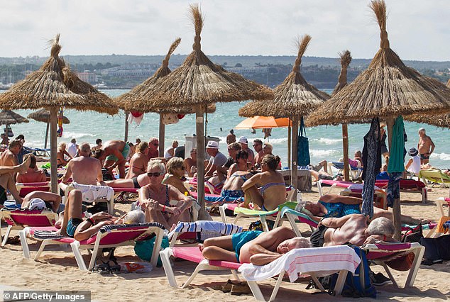 Palma City Council has announced it will reduce the number of sunbeds available on four of the capital's beaches by 20 per cent