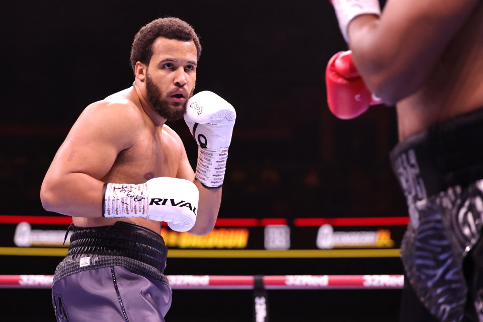 Moses Itauma boxing.