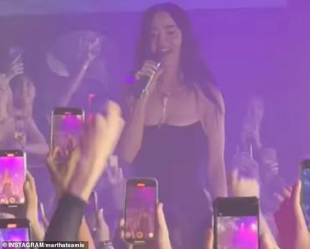 Katy Perry was feeling generous over the weekend as she shouted an entire bar drinks