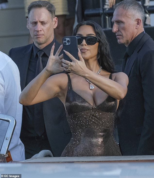 The 44-year-old makeup mogul was among the celebrity guests attending billionaire tech titan Jeff Bezos ' $20 million wedding to Lauren Sánchez on Venice¿s San Giorgio Maggiore island Friday