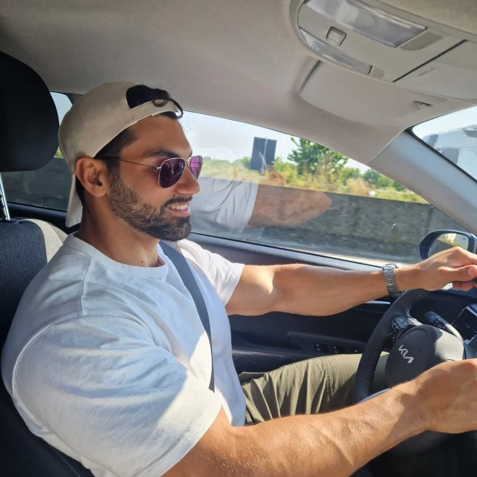 Luke from Married at First Sight driving a car.