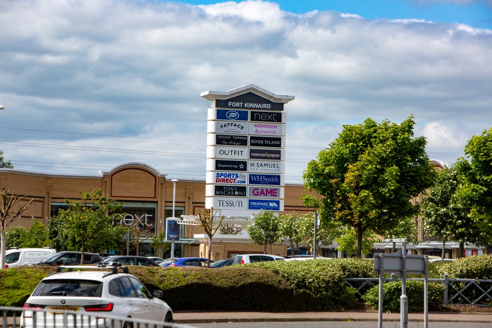 Fort Kinnaird shopping center sign with store names.