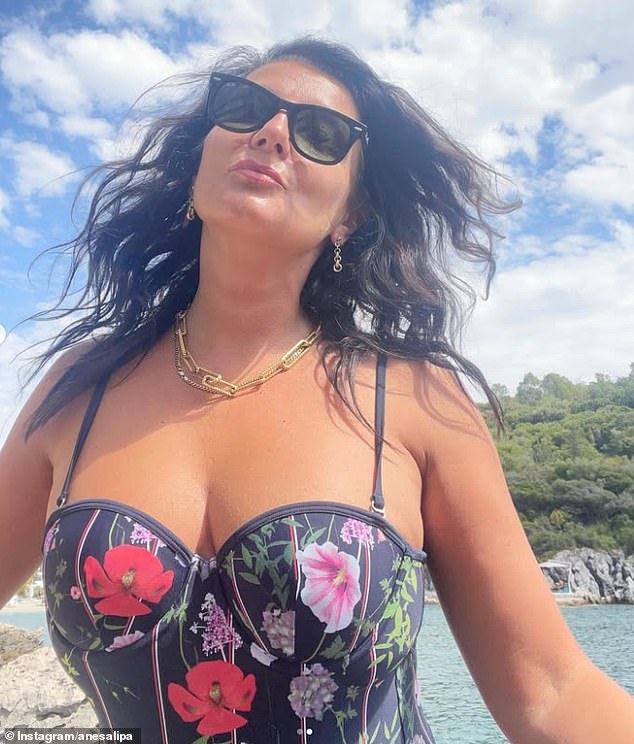 With her glamorous outfits and frequent holidays, Anesa's social media feed appears like a typical influencer's