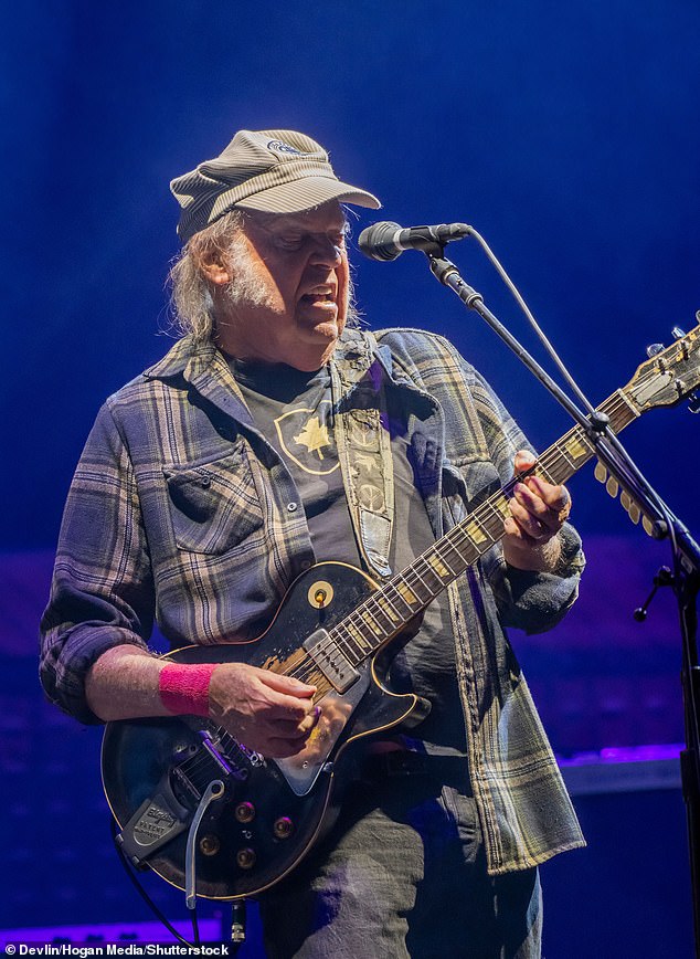 At the age of 79, Neil Young is one of the oldest musicians to ever perform at Glastonbury. Headlining the music extravaganza on the Pyramid stage on Saturday night, he was seen peeking at the song sheet during the last 25 minutes of gig