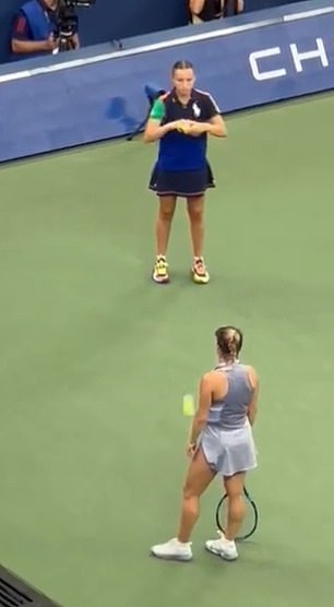 Kazakhstani Putintseva ignored the ball girl's attempts to throw the balls towards her