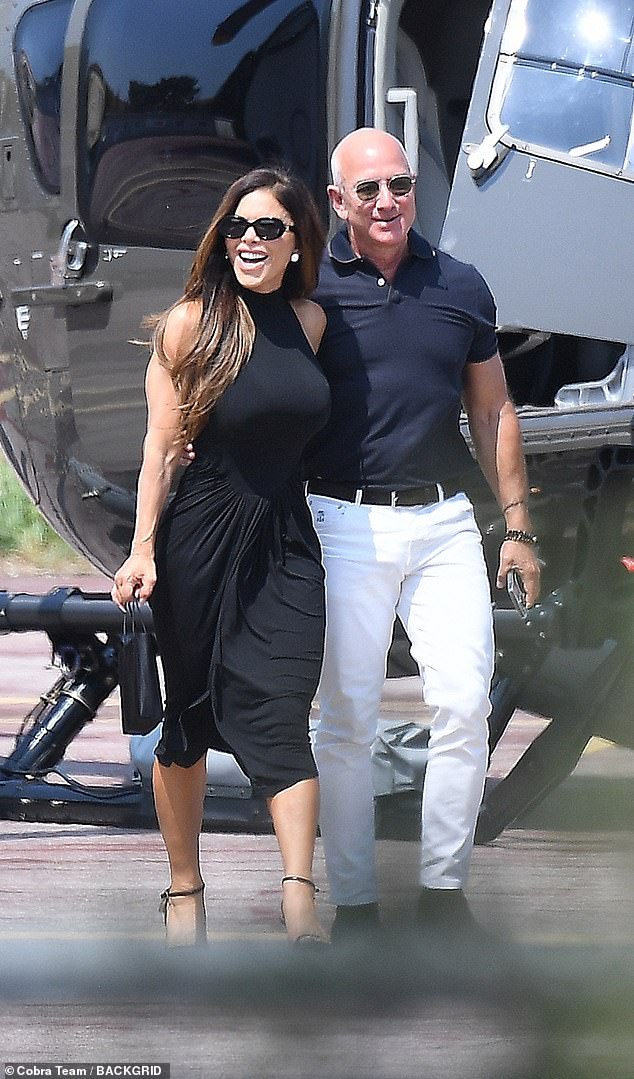 Billionaire Amazon founder Jeff Bezos and Lauren Sanchez are all smiles as they arrive in Venice ahead their much anticipated wedding