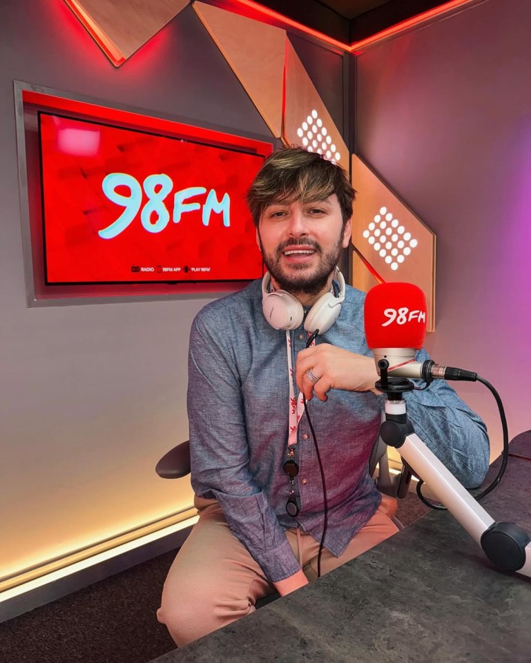 Radio DJ Brian Dowling announcing his departure.
