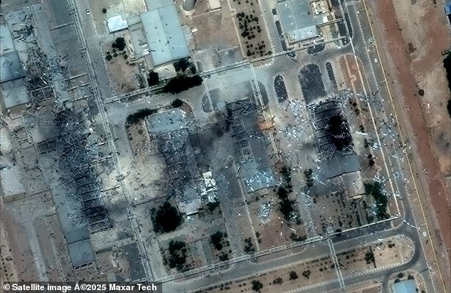 A new series of satellite images has revealed the precision of the US attacks on Iran 's primary nuclear facility
