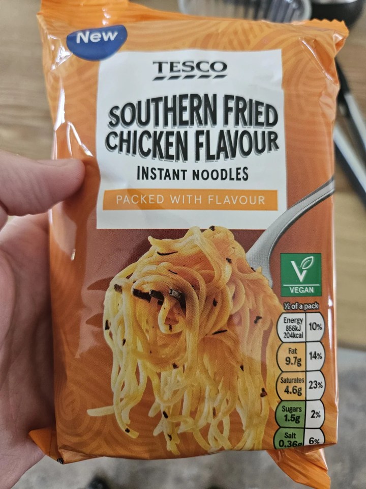 Package of Tesco Southern Fried Chicken Flavour Instant Noodles.