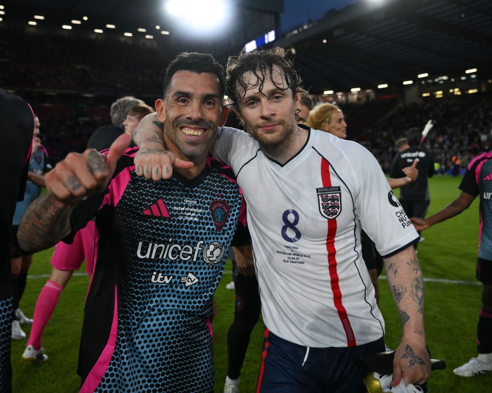 Carlos Tevez and Tom Grennan at Soccer Aid for UNICEF.